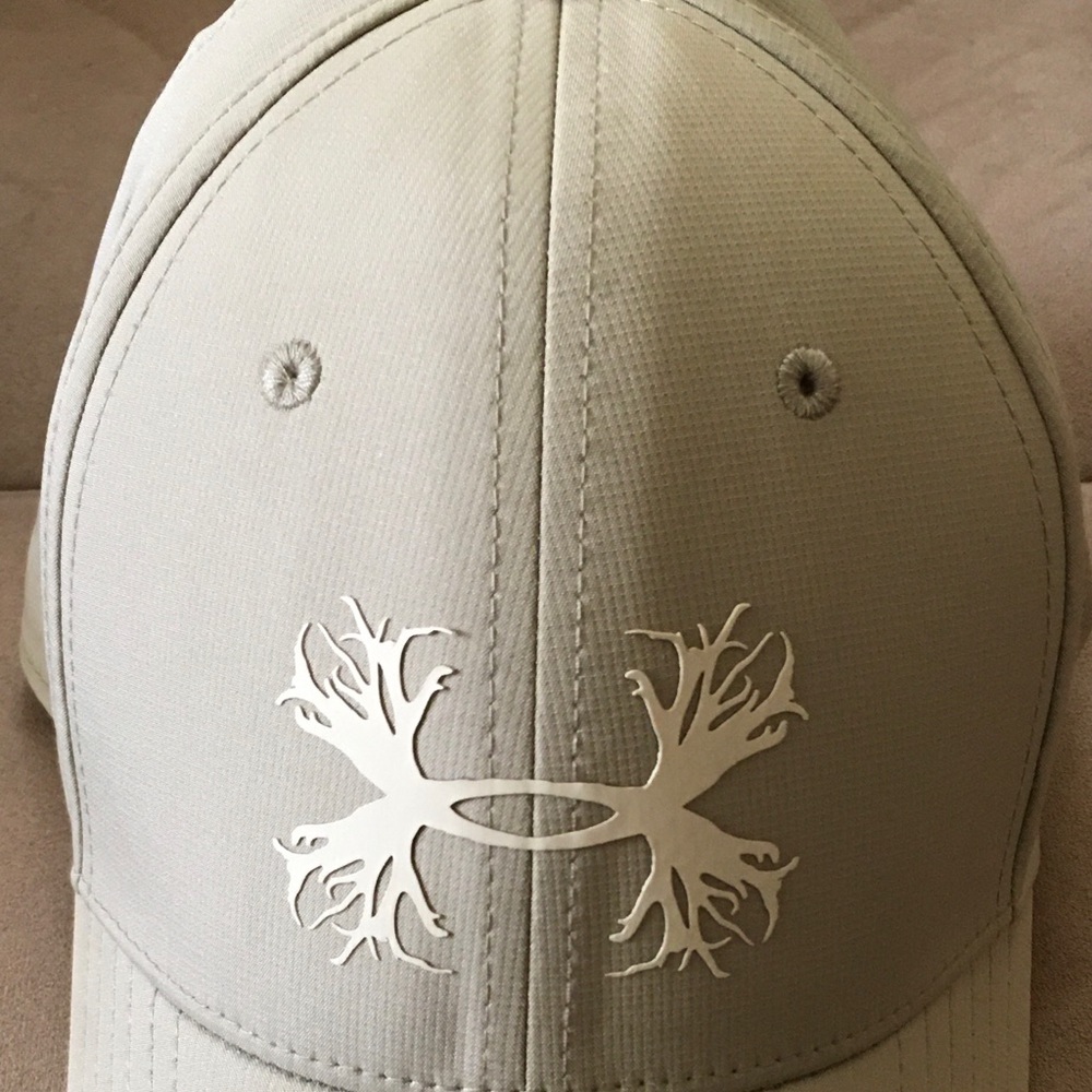 Under Armour deer antler logo hat sz L/XL